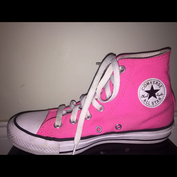 Hot Pink converse Allstars - Picture 2 of 8